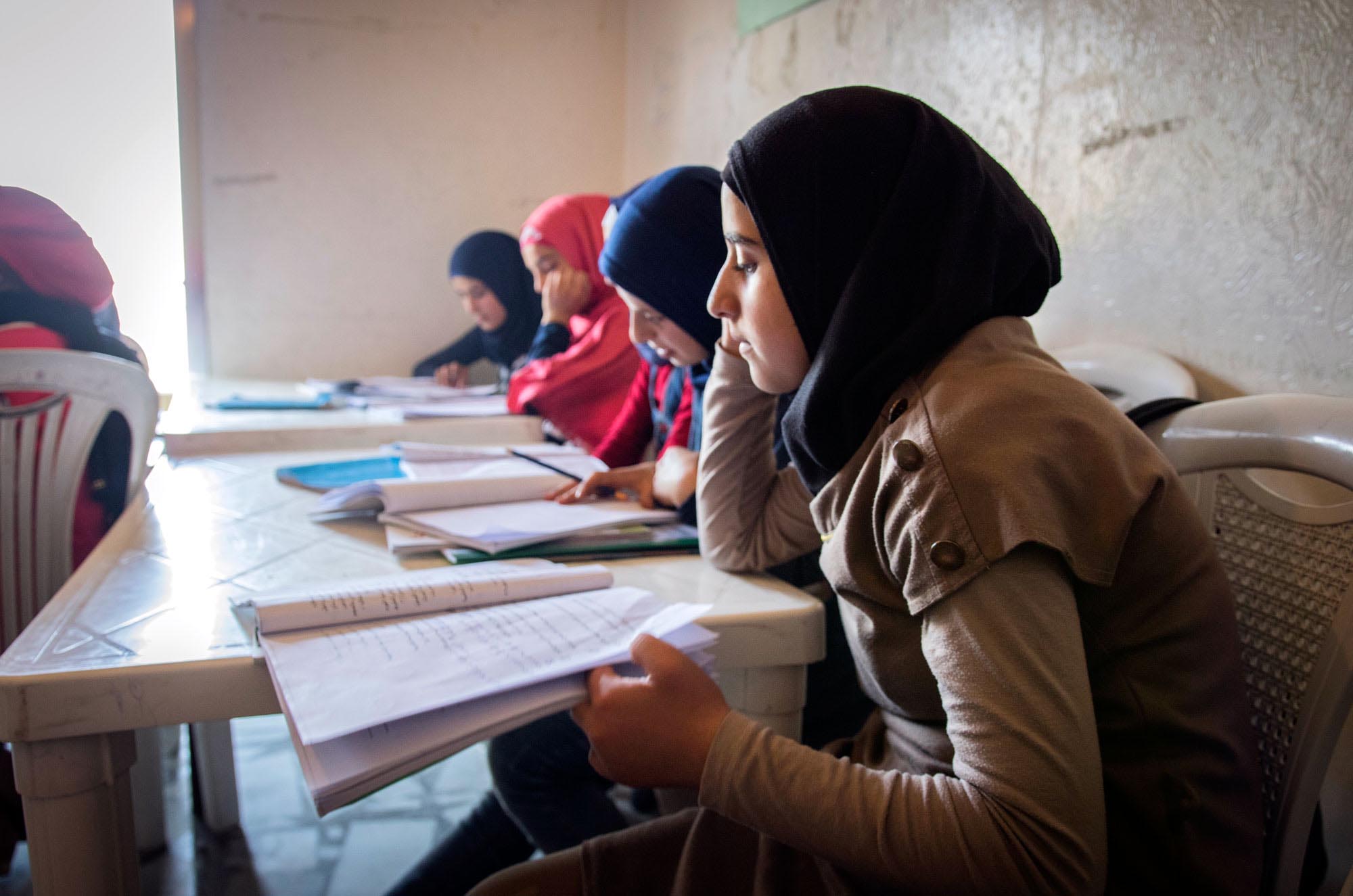 non formal education lebanon emrgency refugee syrian